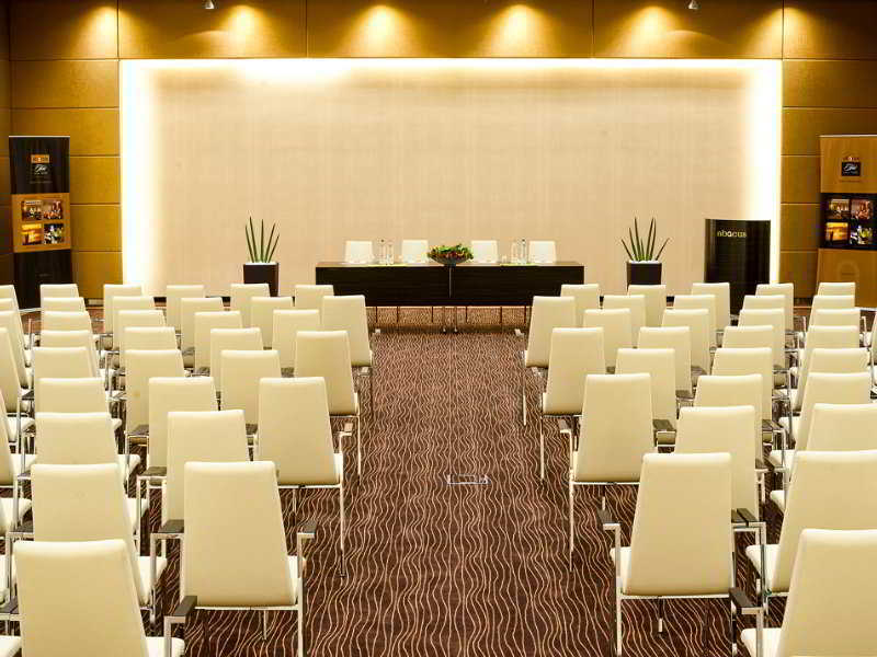 Abacus Business & Wellness Hotel Херцегалом Экстерьер фото